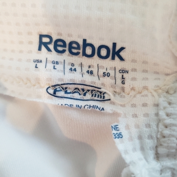 𝅺REEBOK tank top, white with silver reflection trim.  Size Large - Picture 9 of 9